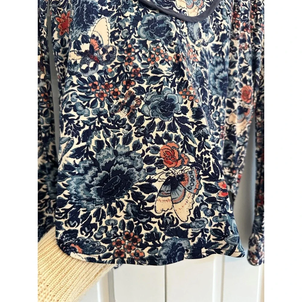 Tory Burch XS Navy Blue‎ Floral Butterfly Rayon Silk Trim V-Neck Blouse Top